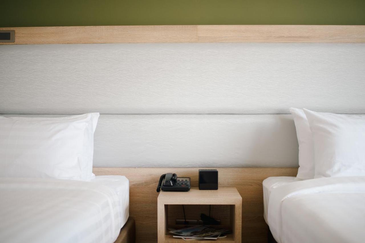 โรงเเรม ไพร์ม สเเคว์ Hotel เชียงใหม่ ภายนอก รูปภาพ