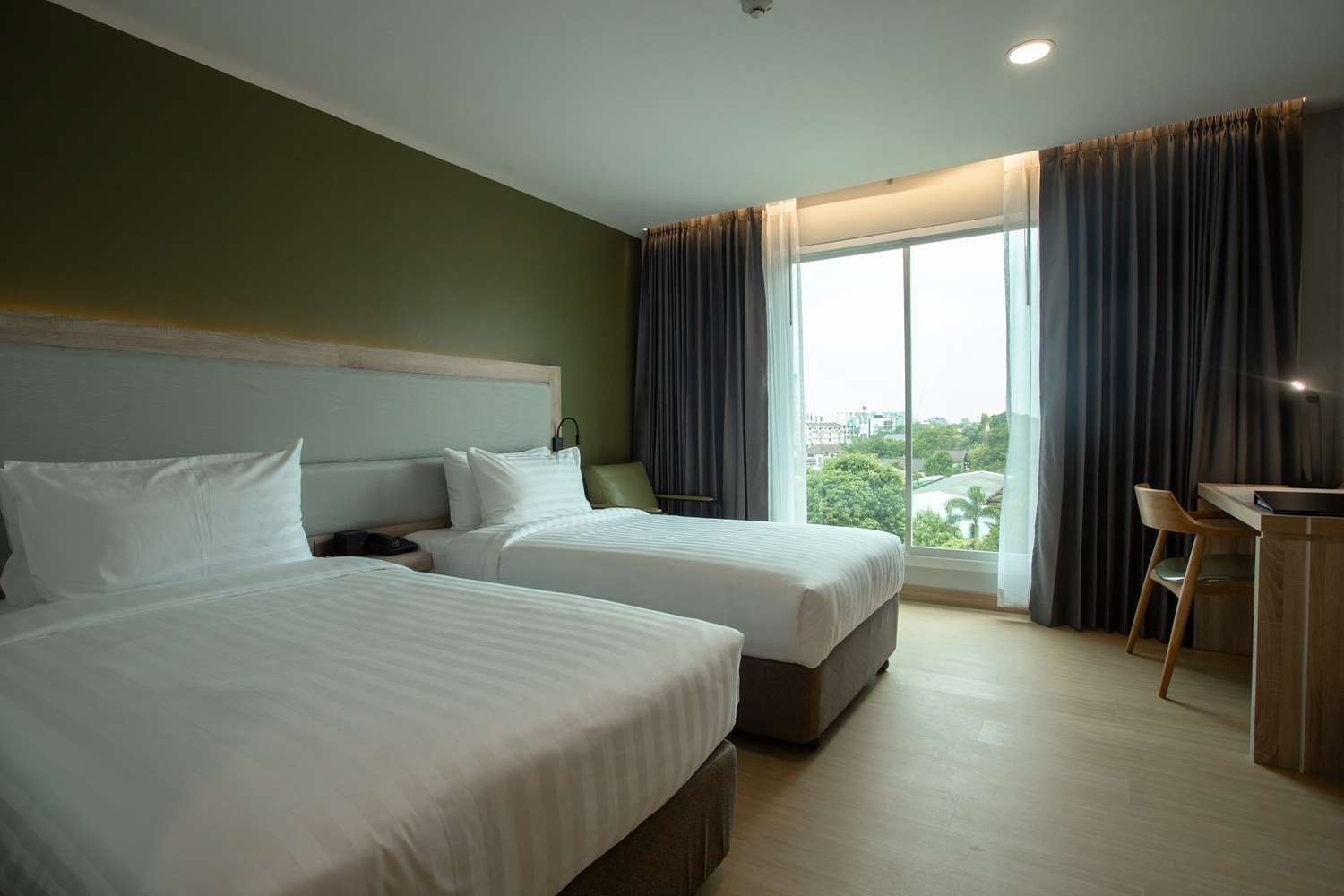 โรงเเรม ไพร์ม สเเคว์ Hotel เชียงใหม่ ภายนอก รูปภาพ